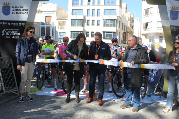 Sal de Burtriana la segunda etapa de la Volta ciclista CV Féminas 2023